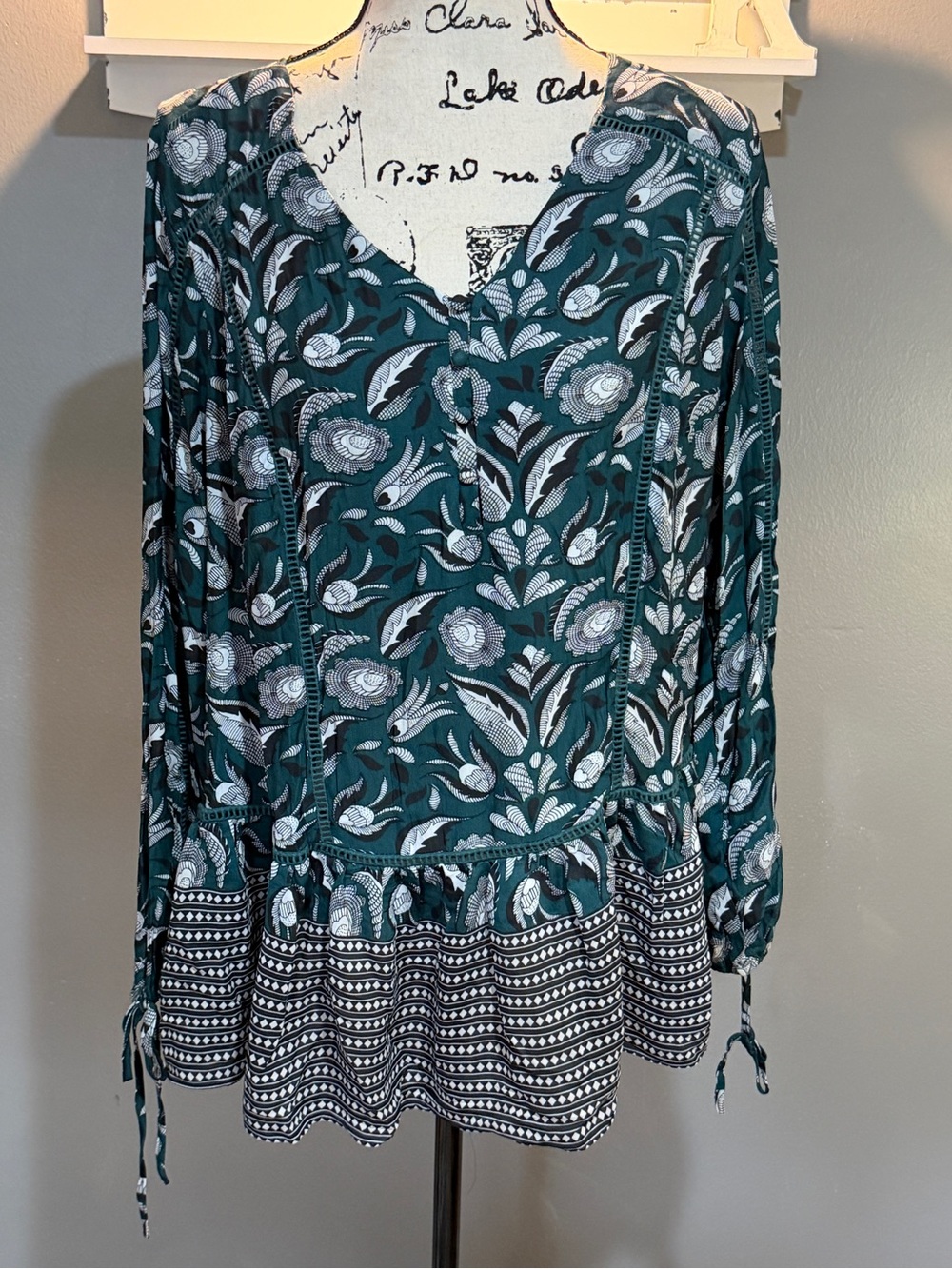 CATO GREEN FLORAL PEPLUM TUNIC SZ 14/16W